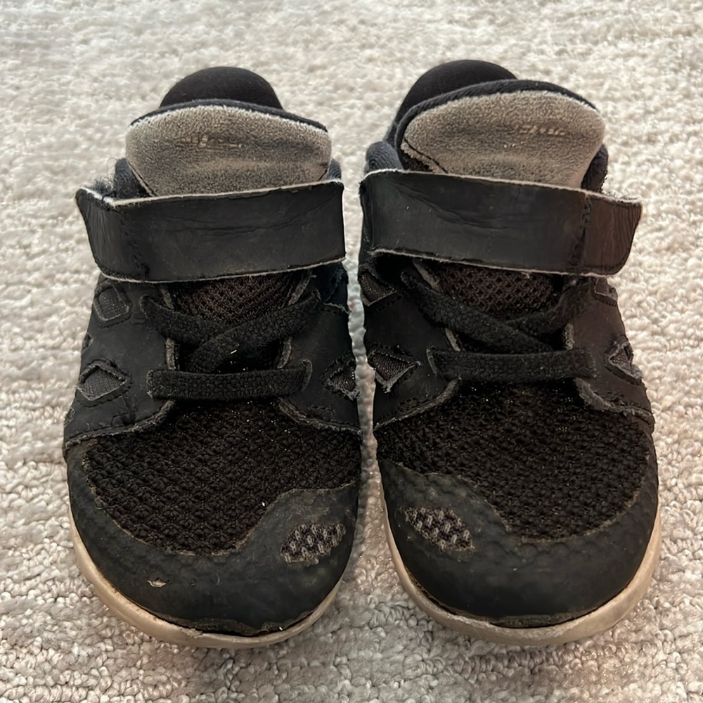 Nike Free Size 7 toddler black.